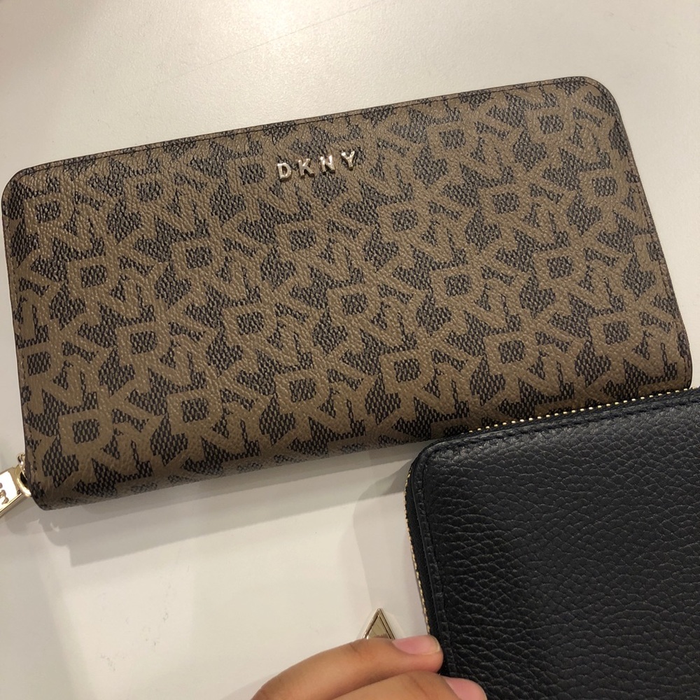 Authentic DKNY wallets - Picture 3 of 8